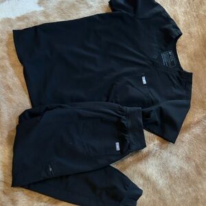 Figs Black Scrub Set